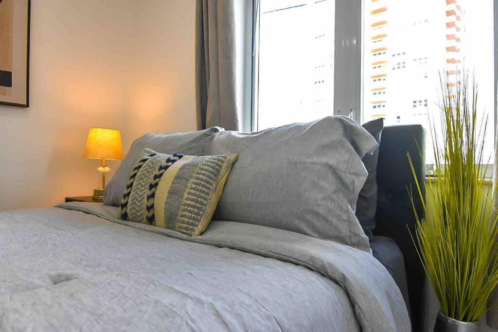 Seaside Escape Steps To Beach, Dining, Shopping And Olas! Apartment Fort Lauderdale