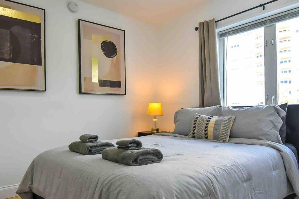 Apartment Seaside Escape Steps To Beach, Dining, Shopping And Olas!